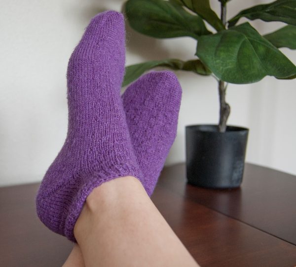 lion brand sock-ease strawberry fields socks free knitting pattern