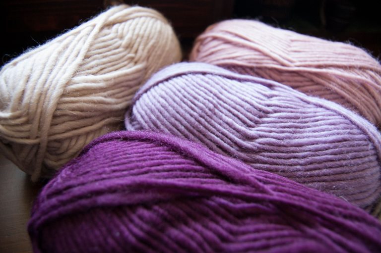 buttercream luxe craft roving wool yarn