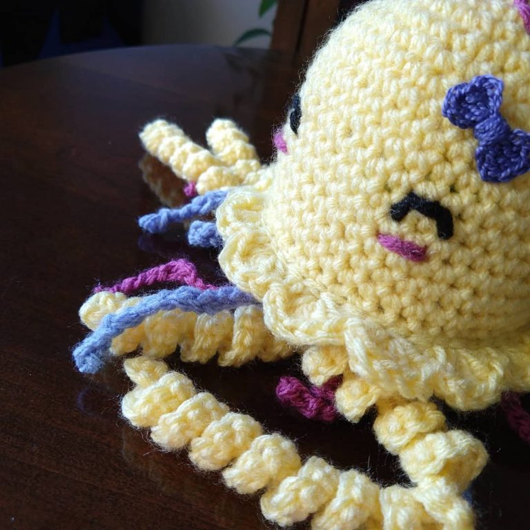 crochet amigurumi jellyfish